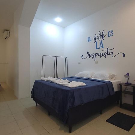 Surfo House Hotel & Hostel Тамариндо Екстериор снимка
