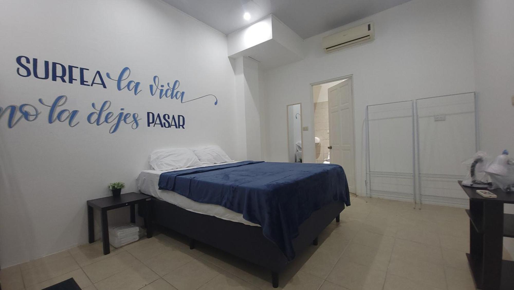 Surfo House Hotel & Hostel Тамариндо Екстериор снимка