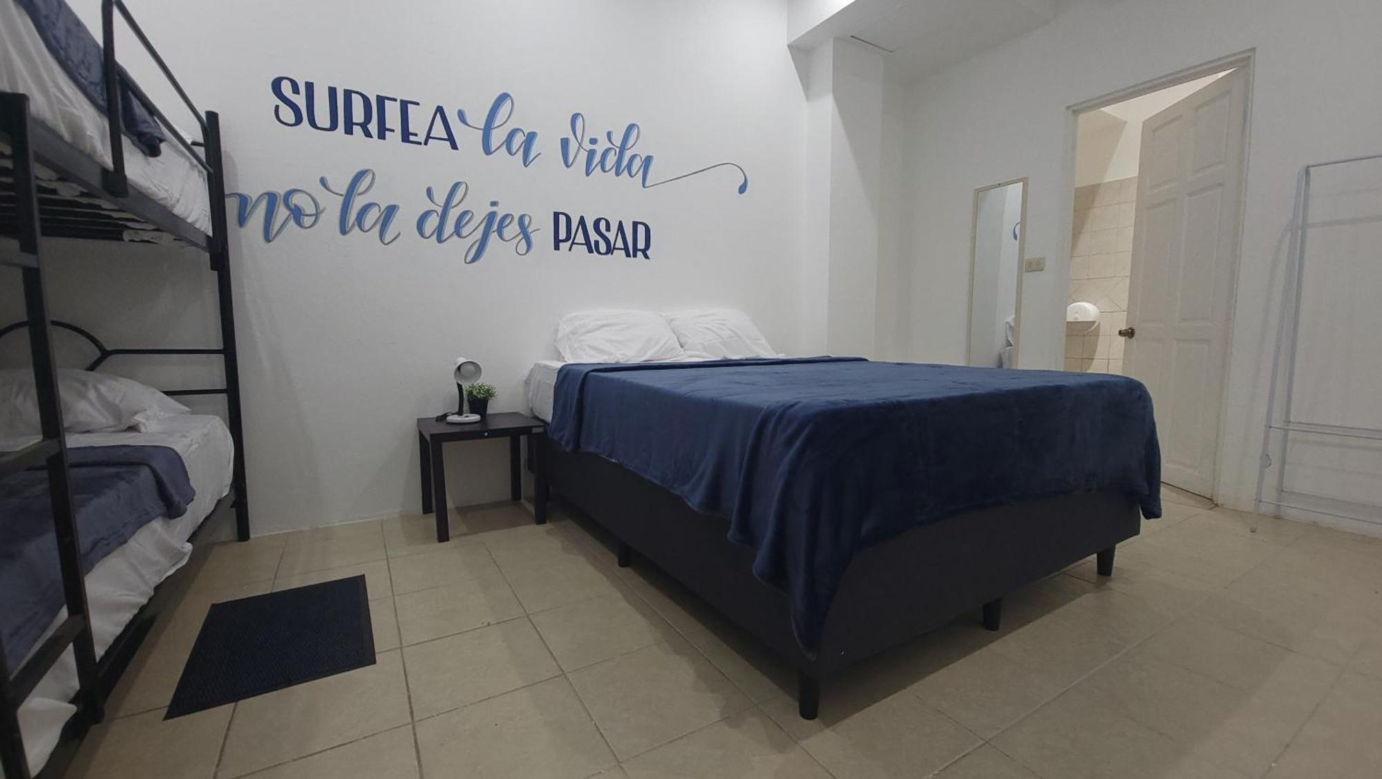 Surfo House Hotel & Hostel Тамариндо Екстериор снимка