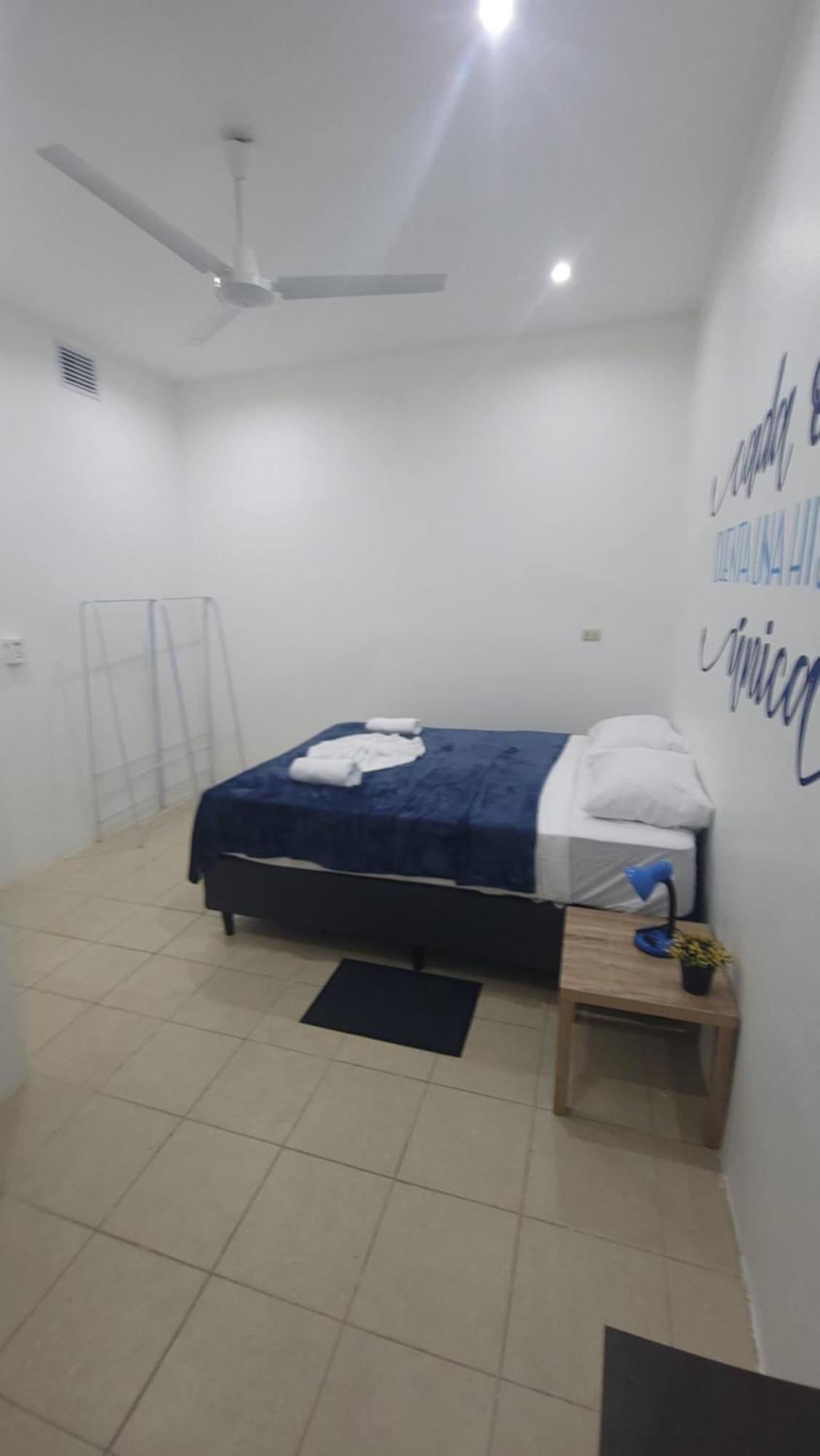 Surfo House Hotel & Hostel Тамариндо Екстериор снимка