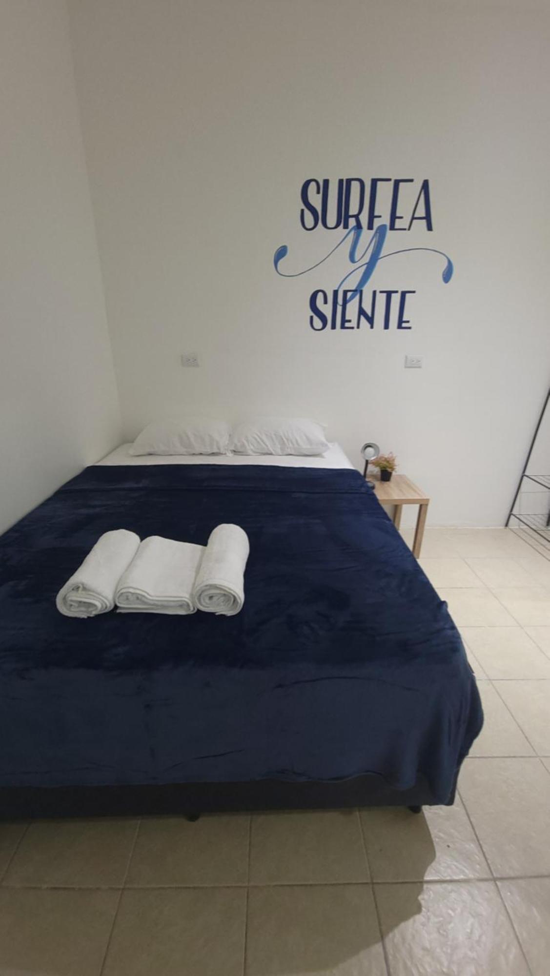 Surfo House Hotel & Hostel Тамариндо Екстериор снимка