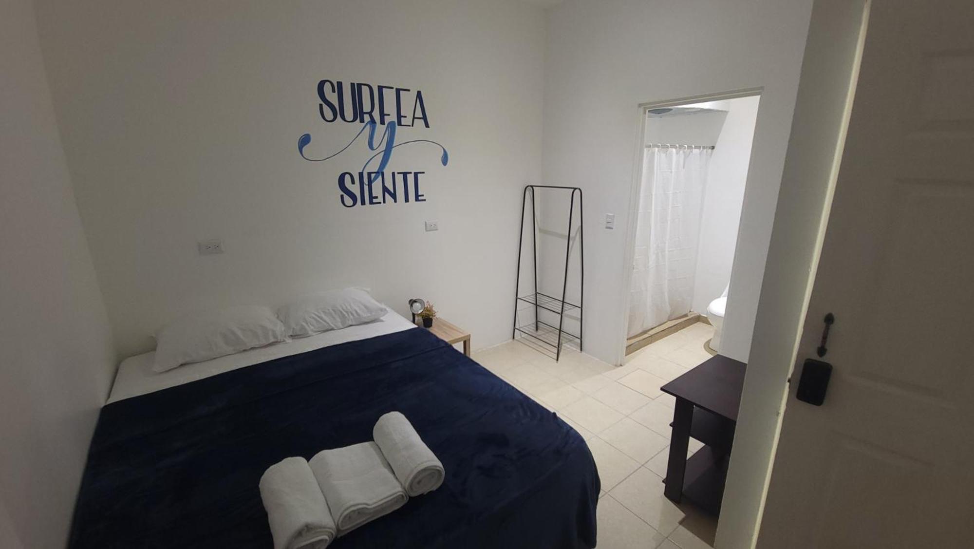 Surfo House Hotel & Hostel Тамариндо Екстериор снимка