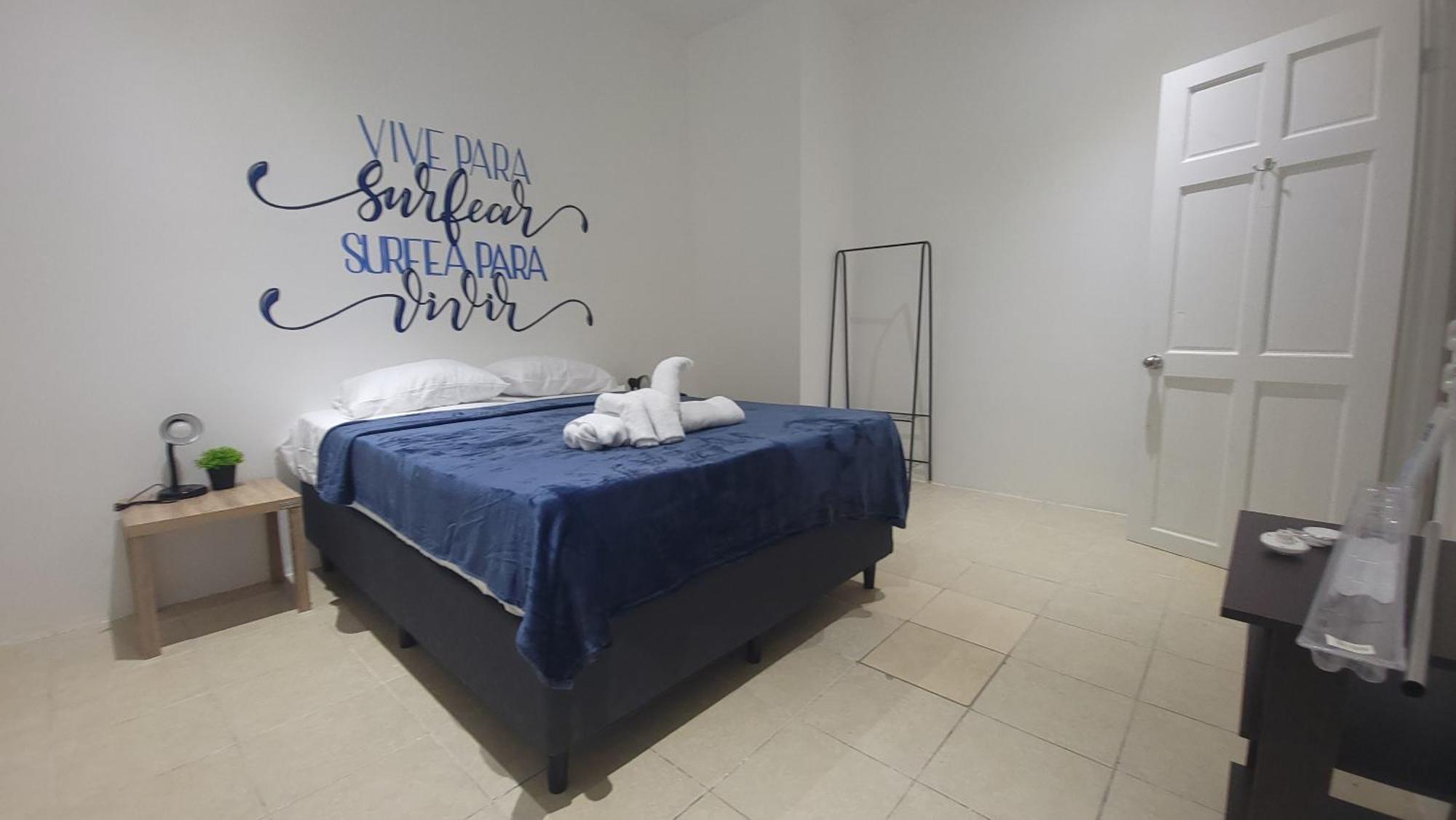 Surfo House Hotel & Hostel Тамариндо Екстериор снимка