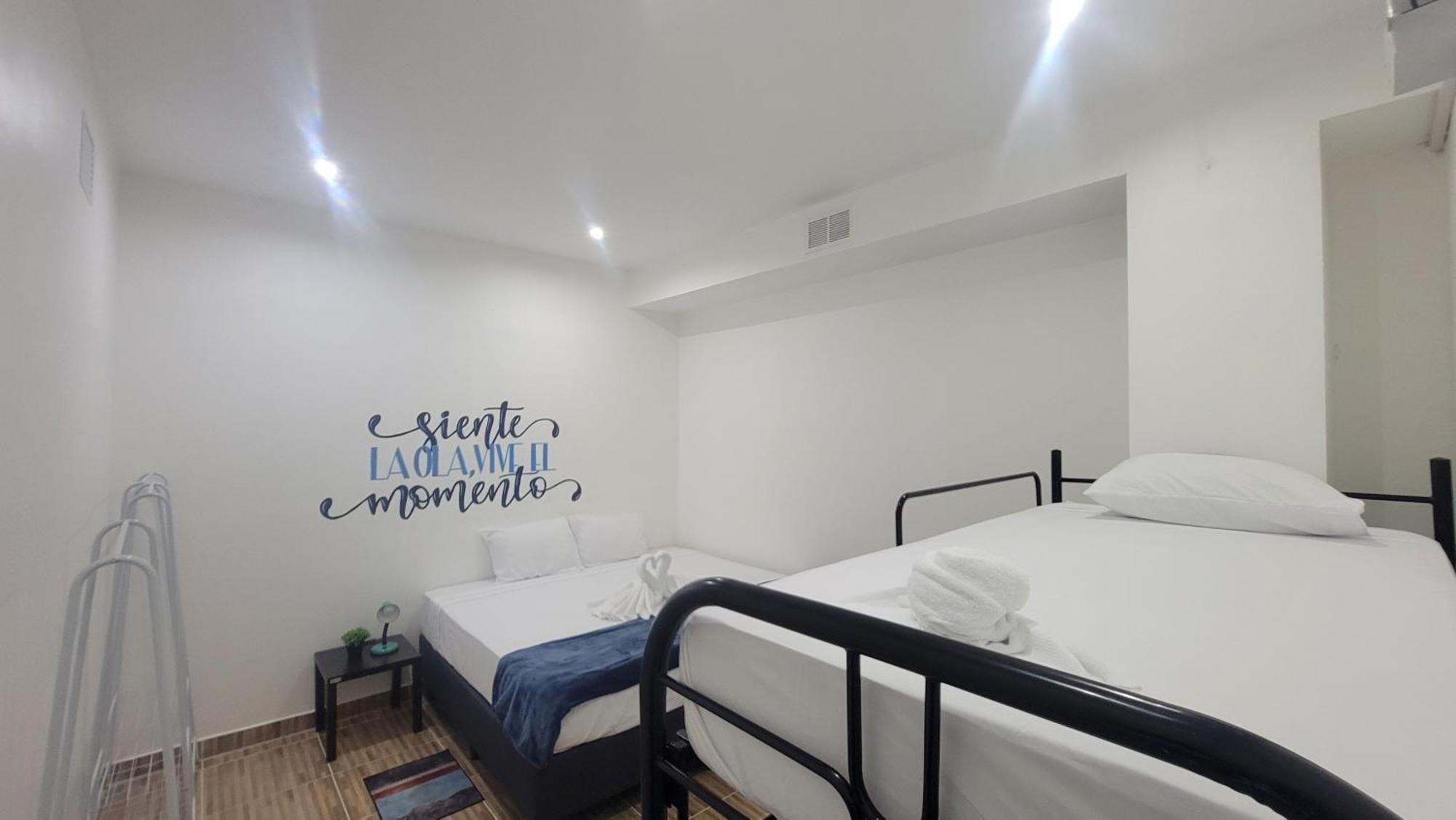 Surfo House Hotel & Hostel Тамариндо Екстериор снимка