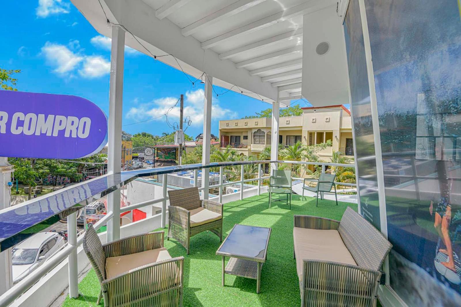 Surfo House Hotel & Hostel Тамариндо Екстериор снимка