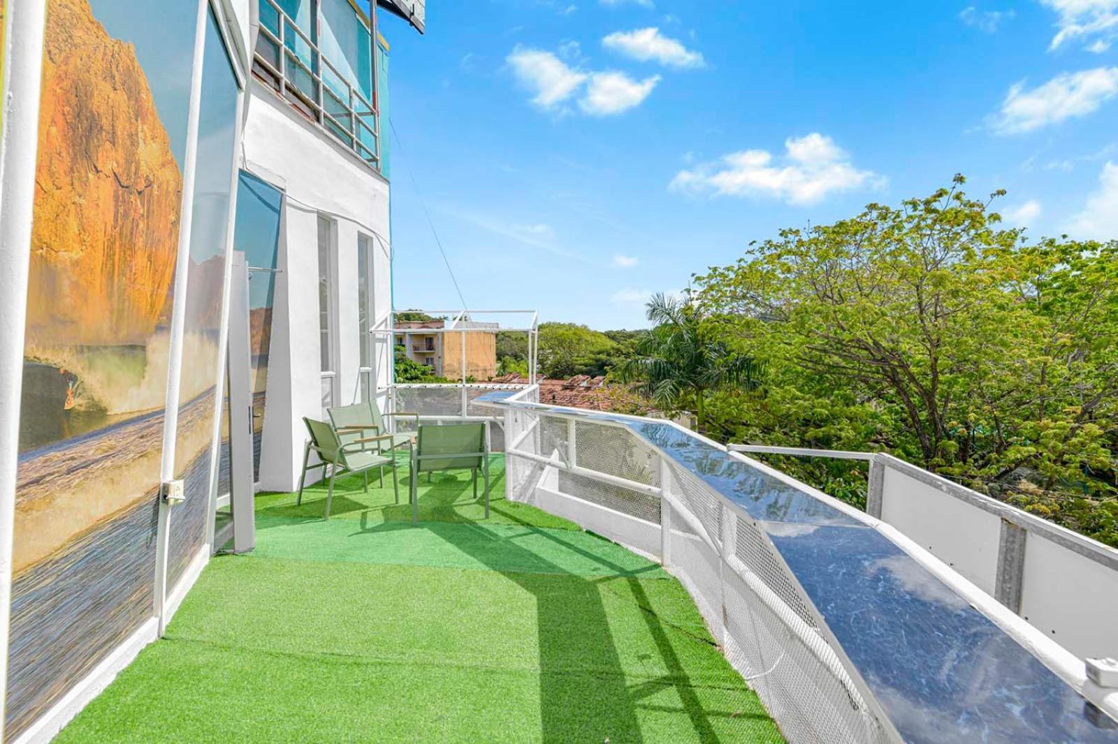 Surfo House Hotel & Hostel Тамариндо Екстериор снимка